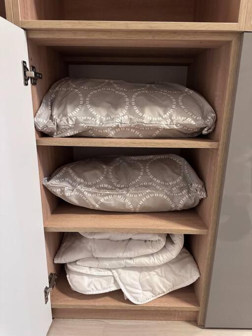 Cozy 1 Bedroom Apartment! Bukareszt Zewnętrze zdjęcie