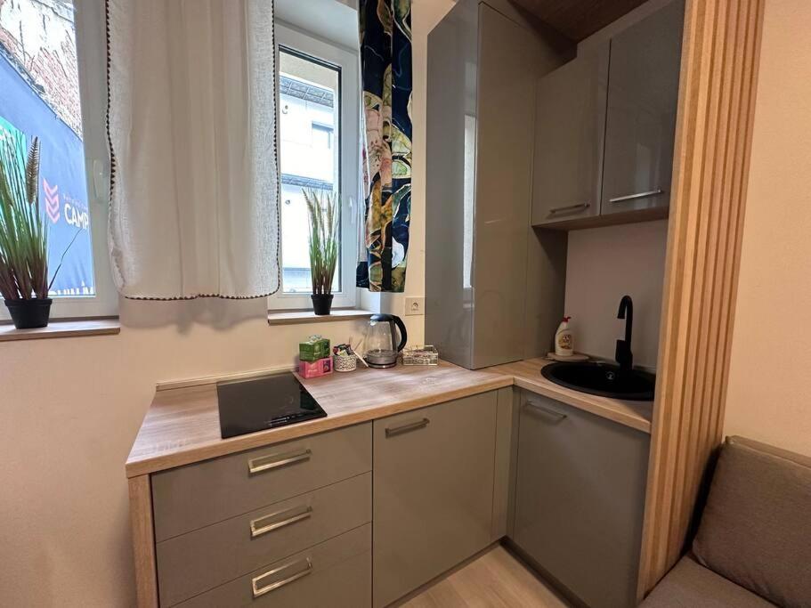 Cozy 1 Bedroom Apartment! Bukareszt Zewnętrze zdjęcie