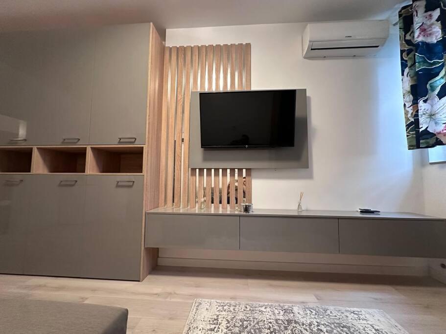 Cozy 1 Bedroom Apartment! Bukareszt Zewnętrze zdjęcie