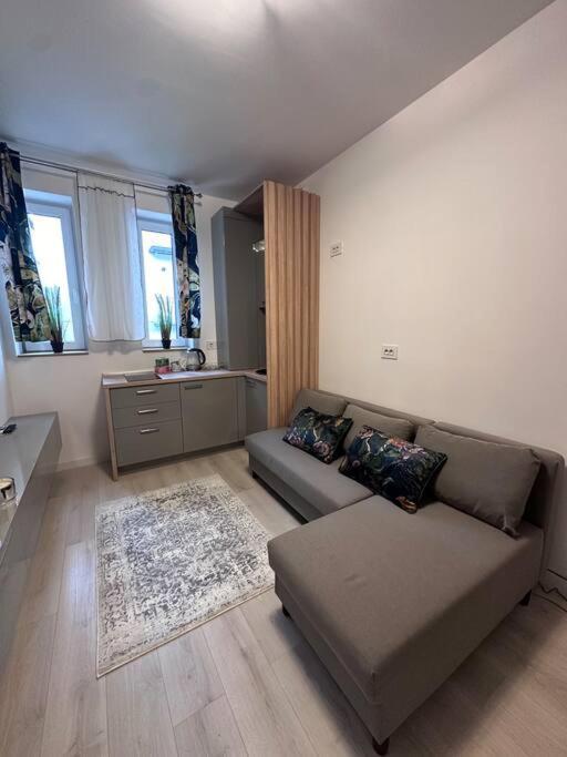 Cozy 1 Bedroom Apartment! Bukareszt Zewnętrze zdjęcie
